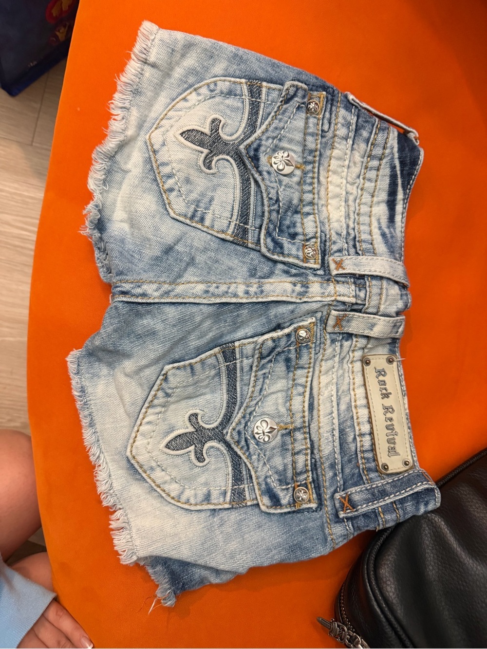 NWOT Rock Revival Y2K Low Rise Distressed Denim Shorts Size 25